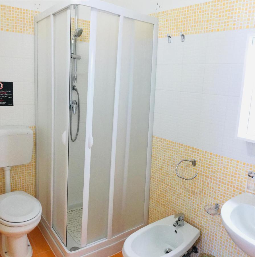 Camere Simona 카스텔라마레델골포 외부 사진