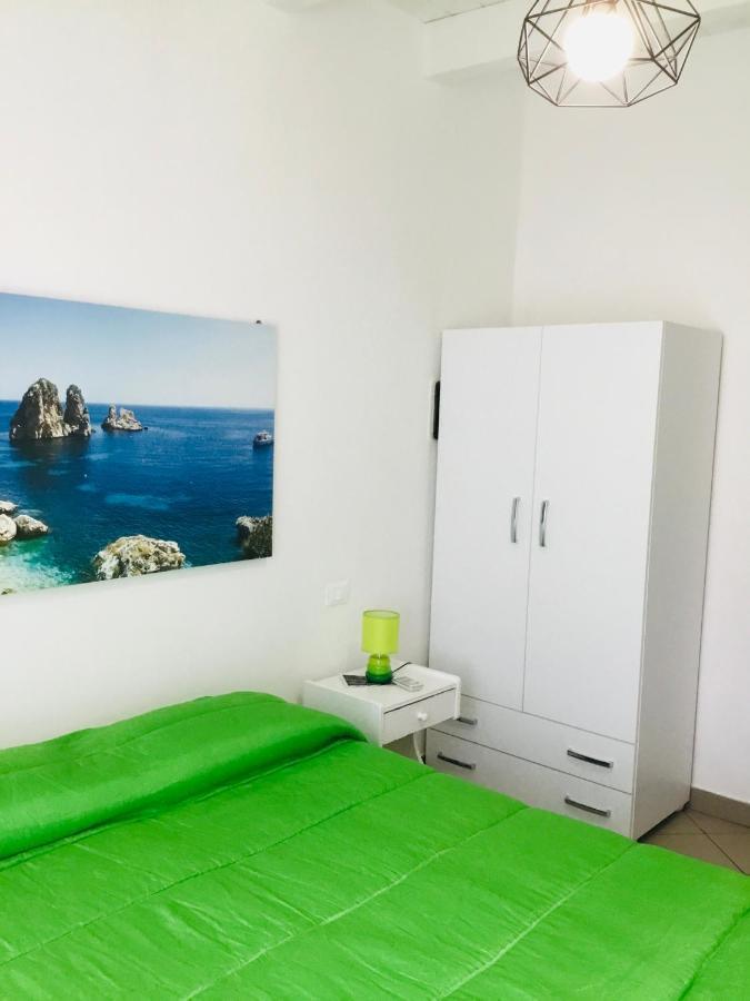 Camere Simona 카스텔라마레델골포 외부 사진